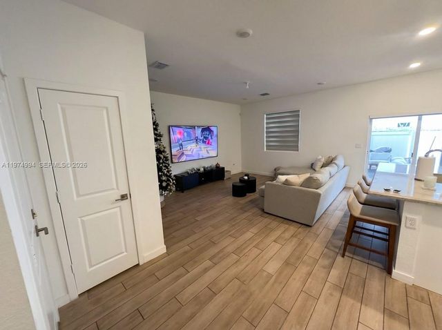 1842 SE 7th Ter, Homestead, FL 33034