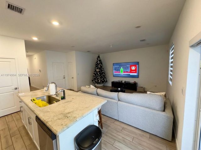 1842 SE 7th Ter, Homestead, FL 33034