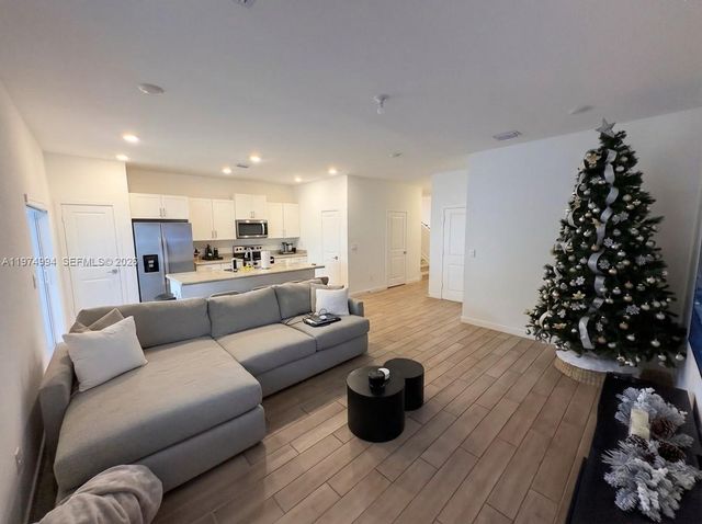 1842 SE 7th Ter, Homestead, FL 33034