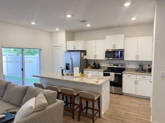 1842 SE 7th Ter, Homestead, FL 33034