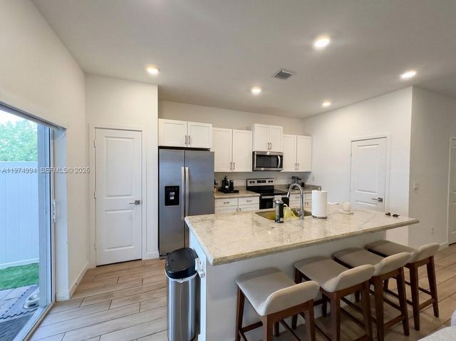 1842 SE 7th Ter, Homestead, FL 33034