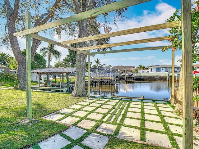 10704 DONBRESE AVENUE, Tampa, FL 33615