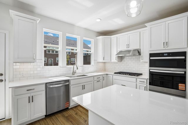 25425 Orwell Street, Novi, MI 48375