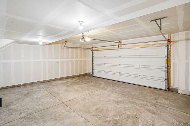 25425 Orwell Street, Novi, MI 48375