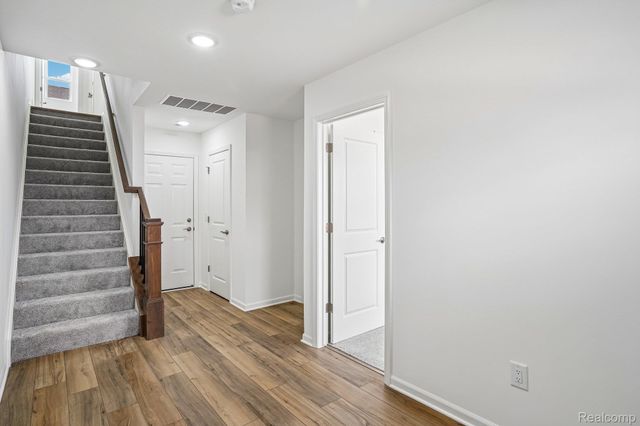 25425 Orwell Street, Novi, MI 48375