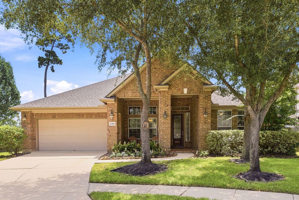 13914 Tallheath Court, Houston, TX 77044