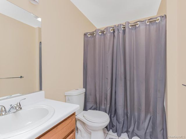 601 Crab Apple Lane, New Windsor, NY 12553