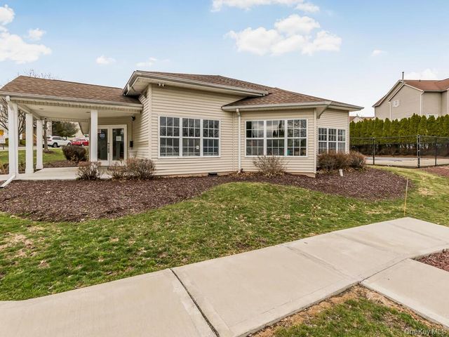601 Crab Apple Lane, New Windsor, NY 12553