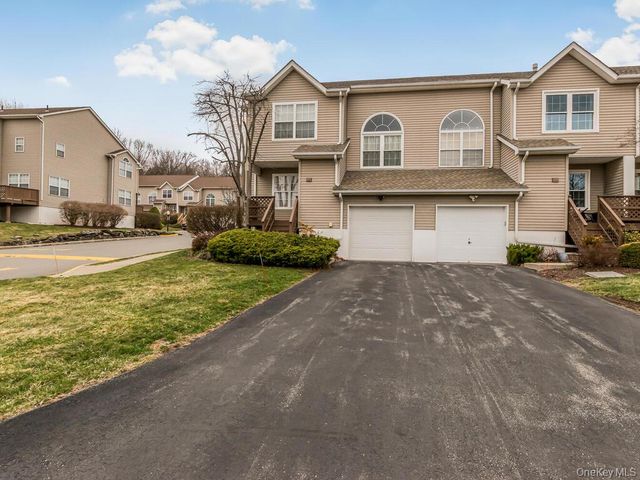 601 Crab Apple Lane, New Windsor, NY 12553