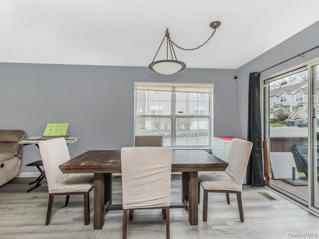 601 Crab Apple Lane, New Windsor, NY 12553