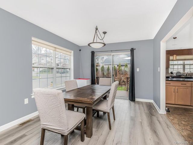 601 Crab Apple Lane, New Windsor, NY 12553