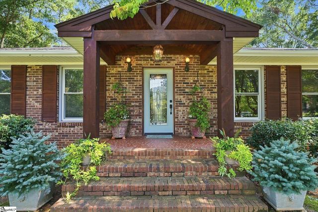 6 Covington Road, Greenville, SC 29617