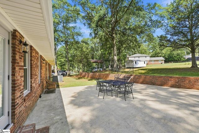 6 Covington Road, Greenville, SC 29617