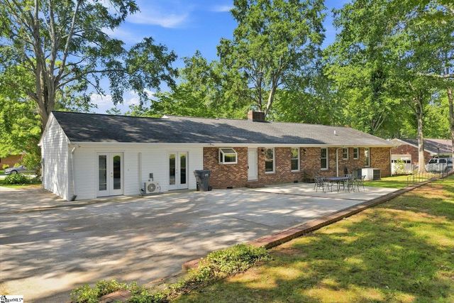 6 Covington Road, Greenville, SC 29617