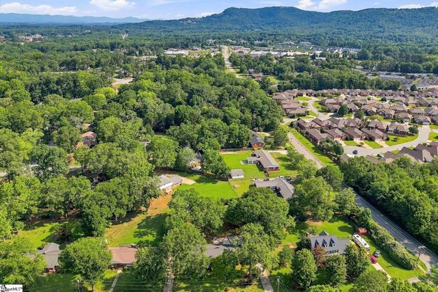 6 Covington Road, Greenville, SC 29617