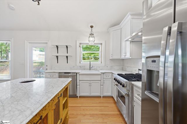 6 Covington Road, Greenville, SC 29617