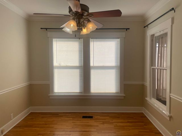 2002 SW High AVE, Topeka, KS 66604