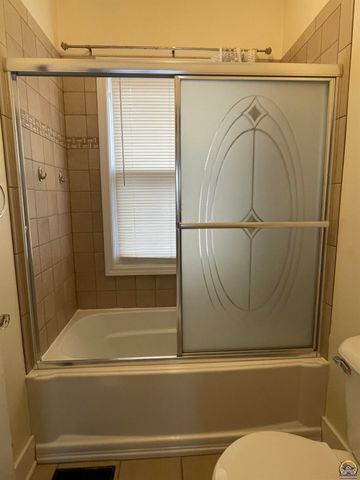 2002 SW High AVE, Topeka, KS 66604