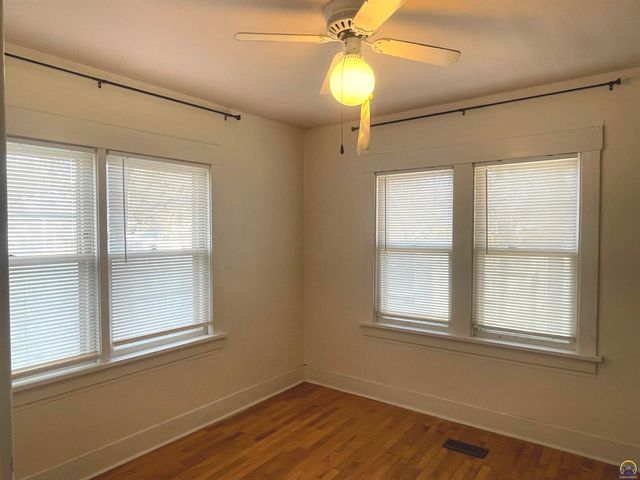 2002 SW High AVE, Topeka, KS 66604