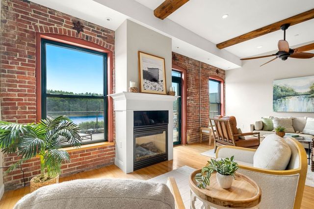 60 Merrimac St 615, Amesbury, MA 01913