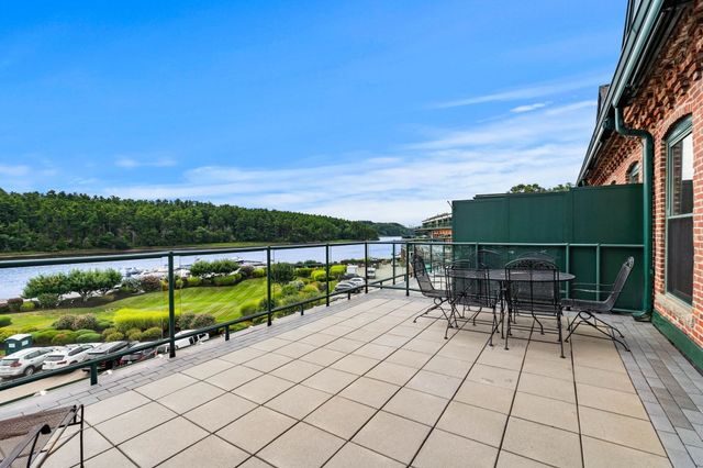 60 Merrimac St 615, Amesbury, MA 01913