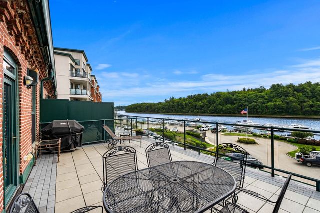 60 Merrimac St 615, Amesbury, MA 01913
