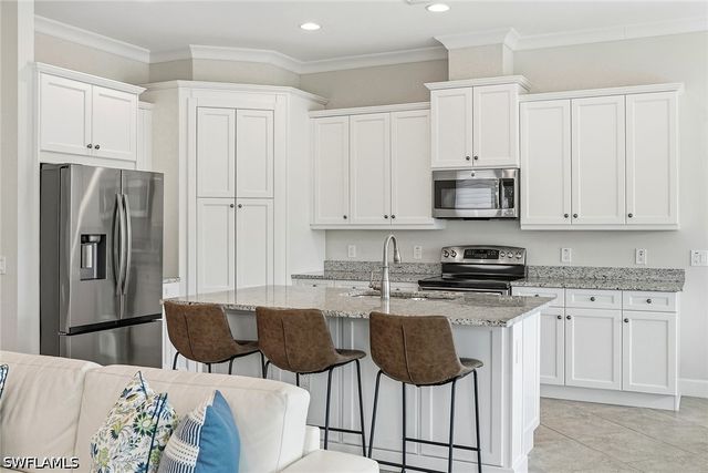 6561 Dominica DR 201, Naples, FL 34113