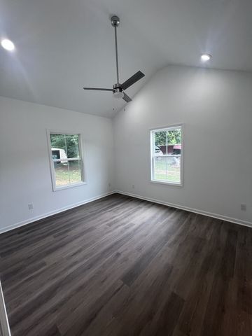 612 E Madison St, Pulaski, TN 38478