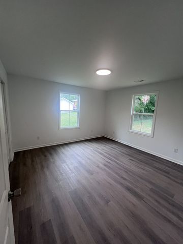 612 E Madison St, Pulaski, TN 38478