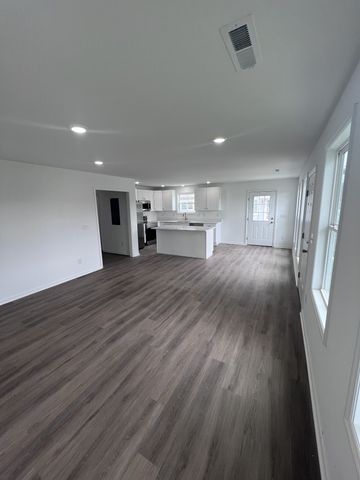 612 E Madison St, Pulaski, TN 38478