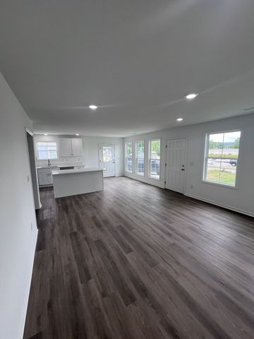 612 E Madison St, Pulaski, TN 38478