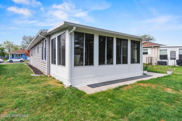 374 Barbados Drive N, Toms River, NJ 08757