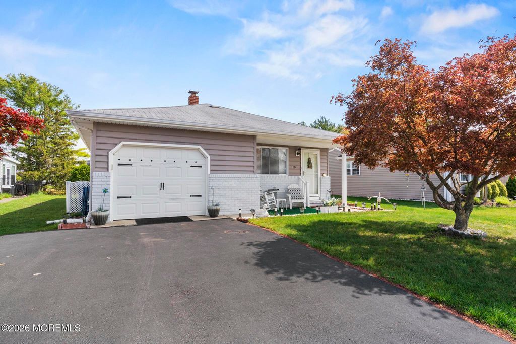 374 Barbados Drive N, Toms River, NJ 08757