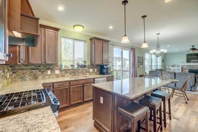 2990 Frontier Drive, Woodbury, MN 55129