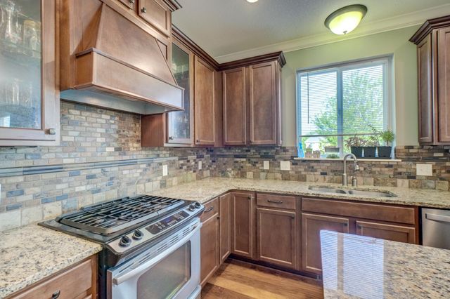 2990 Frontier Drive, Woodbury, MN 55129