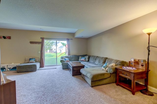 2990 Frontier Drive, Woodbury, MN 55129
