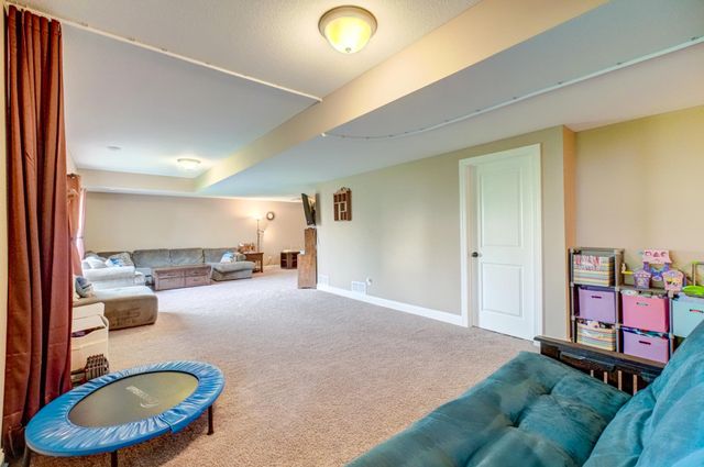 2990 Frontier Drive, Woodbury, MN 55129