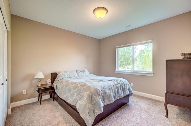 2990 Frontier Drive, Woodbury, MN 55129