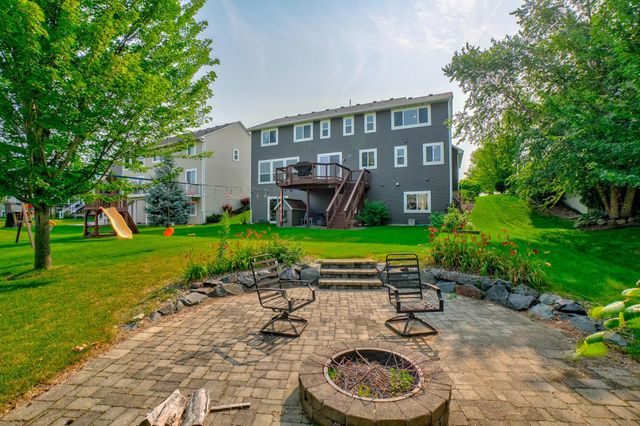 2990 Frontier Drive, Woodbury, MN 55129