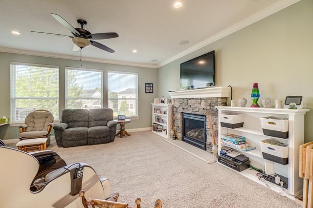 2990 Frontier Drive, Woodbury, MN 55129