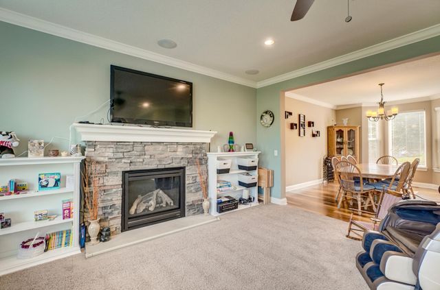 2990 Frontier Drive, Woodbury, MN 55129