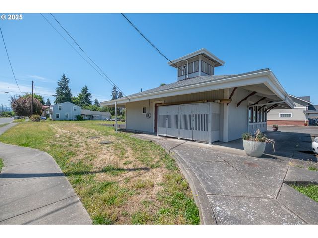 106 E BISHOP Way, Brownsville, OR 97327