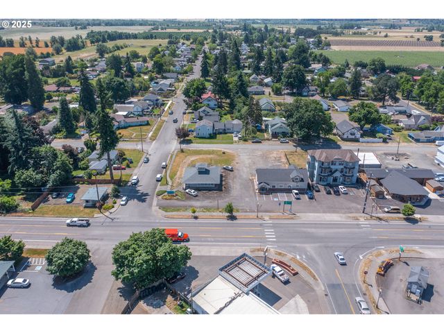 106 E BISHOP Way, Brownsville, OR 97327