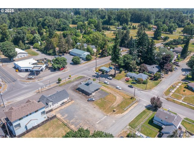 106 E BISHOP Way, Brownsville, OR 97327