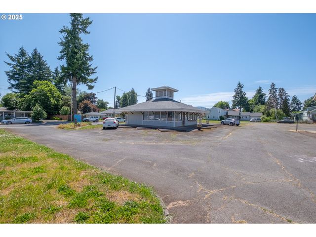 106 E BISHOP Way, Brownsville, OR 97327