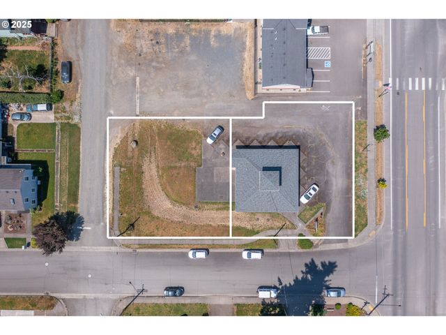106 E BISHOP Way, Brownsville, OR 97327