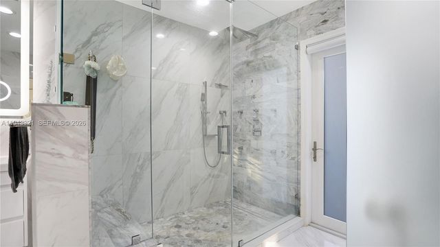 5921 SW 17th St, Plantation, FL 33317