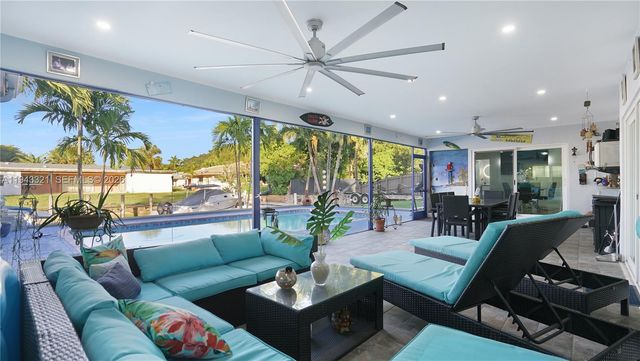 5921 SW 17th St, Plantation, FL 33317