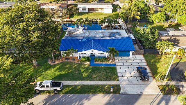 5921 SW 17th St, Plantation, FL 33317