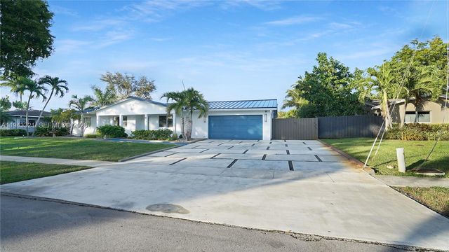 5921 SW 17th St, Plantation, FL 33317